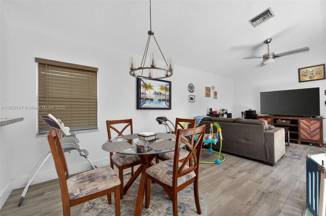 Active With Contract: $335,000 (2 beds, 2 baths, 960 Square Feet)