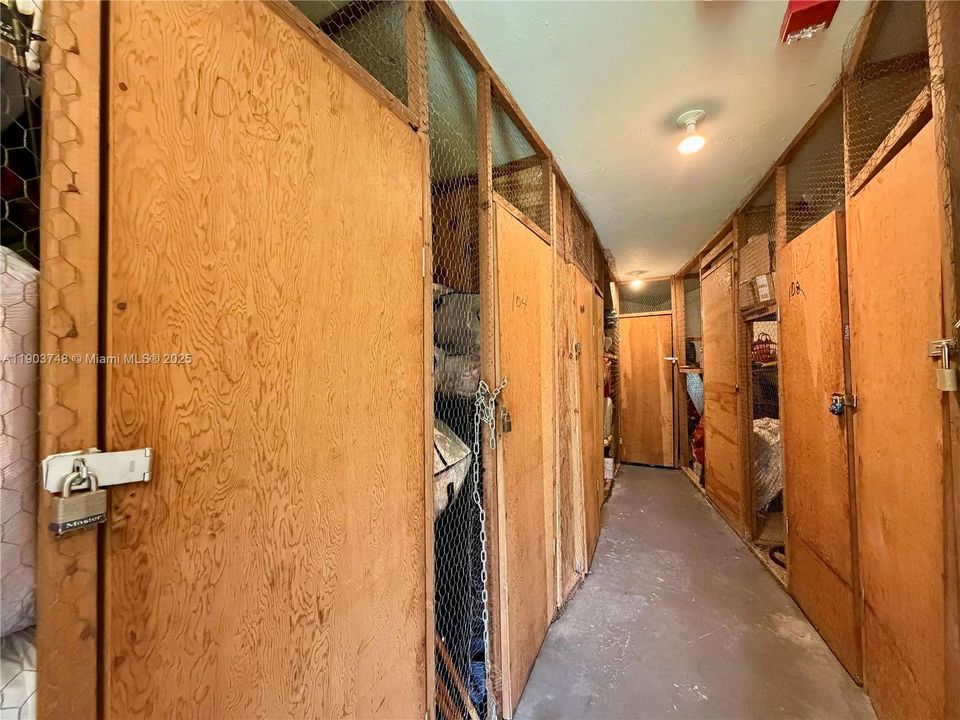 Unit Has a Storage Unit/No AC