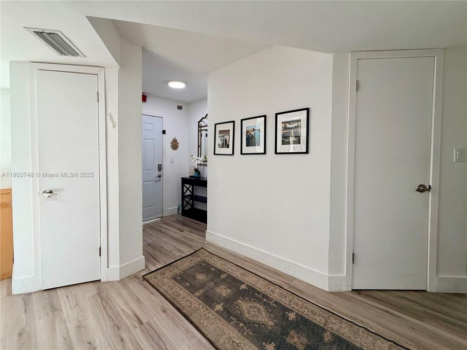 Active With Contract: $250,000 (2 beds, 2 baths, 1156 Square Feet)