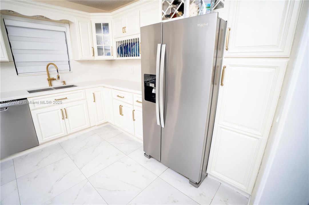 待售: $603,000 (2 贝兹, 2 浴室, 1651 平方英尺)