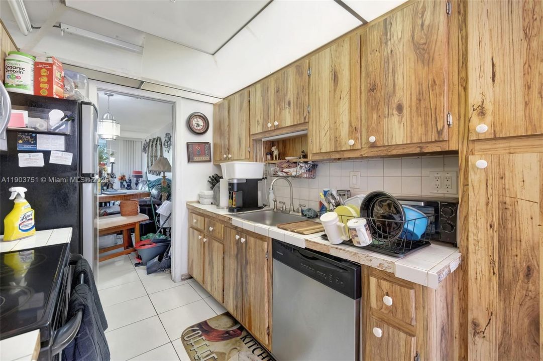 最近售出: $69,990 (2 贝兹, 2 浴室, 960 平方英尺)