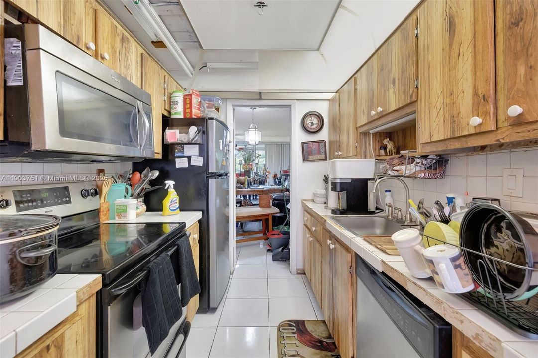 最近售出: $69,990 (2 贝兹, 2 浴室, 960 平方英尺)