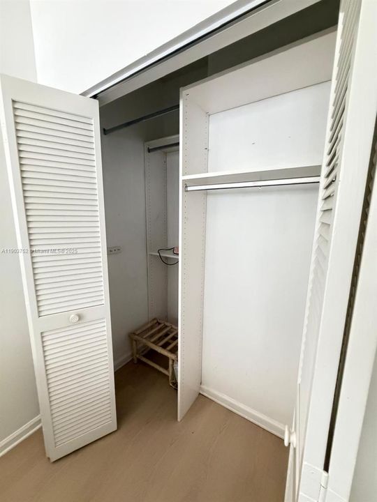 For Rent: $3,400 (3 beds, 2 baths, 1952 Square Feet)