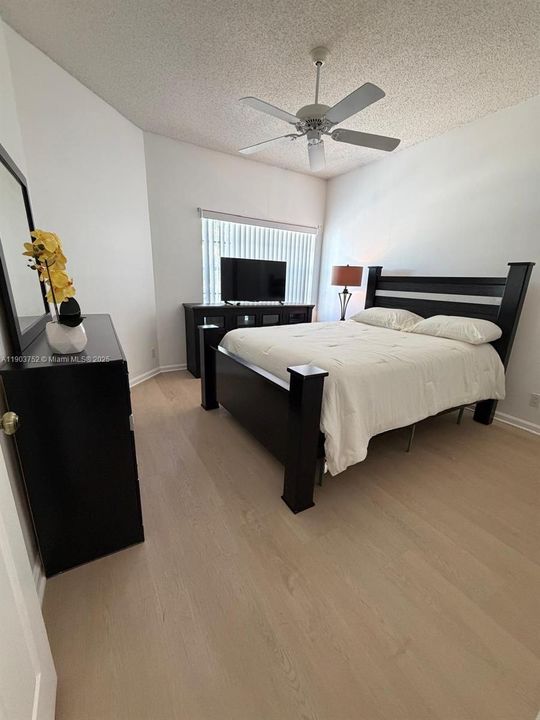 For Rent: $3,400 (3 beds, 2 baths, 1952 Square Feet)