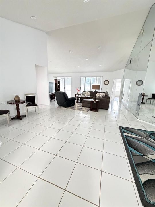 For Rent: $3,400 (3 beds, 2 baths, 1952 Square Feet)