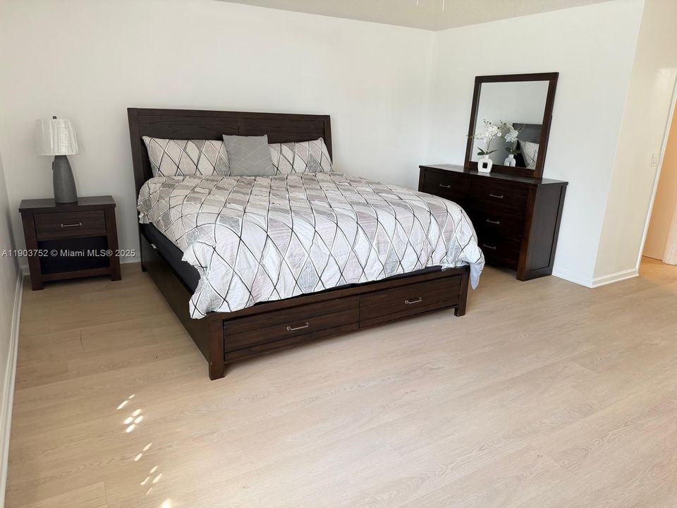 For Rent: $3,400 (3 beds, 2 baths, 1952 Square Feet)