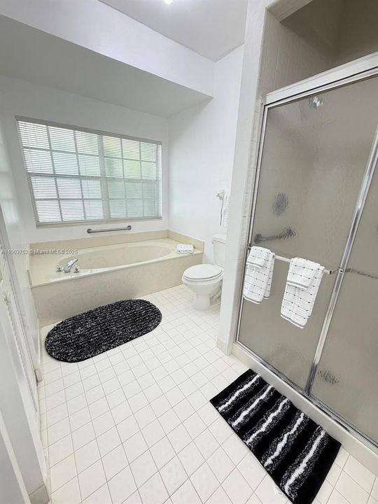 For Rent: $3,400 (3 beds, 2 baths, 1952 Square Feet)