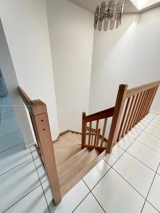 For Rent: $3,400 (3 beds, 2 baths, 1952 Square Feet)