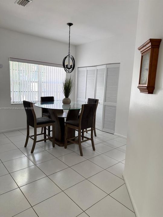 For Rent: $3,400 (3 beds, 2 baths, 1952 Square Feet)