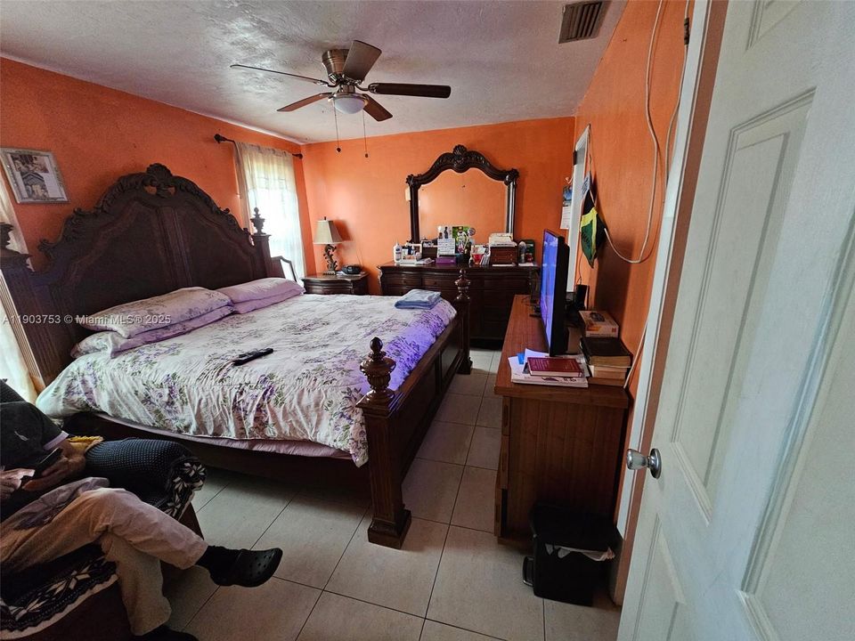 For Sale: $485,000 (3 beds, 2 baths, 1490 Square Feet)