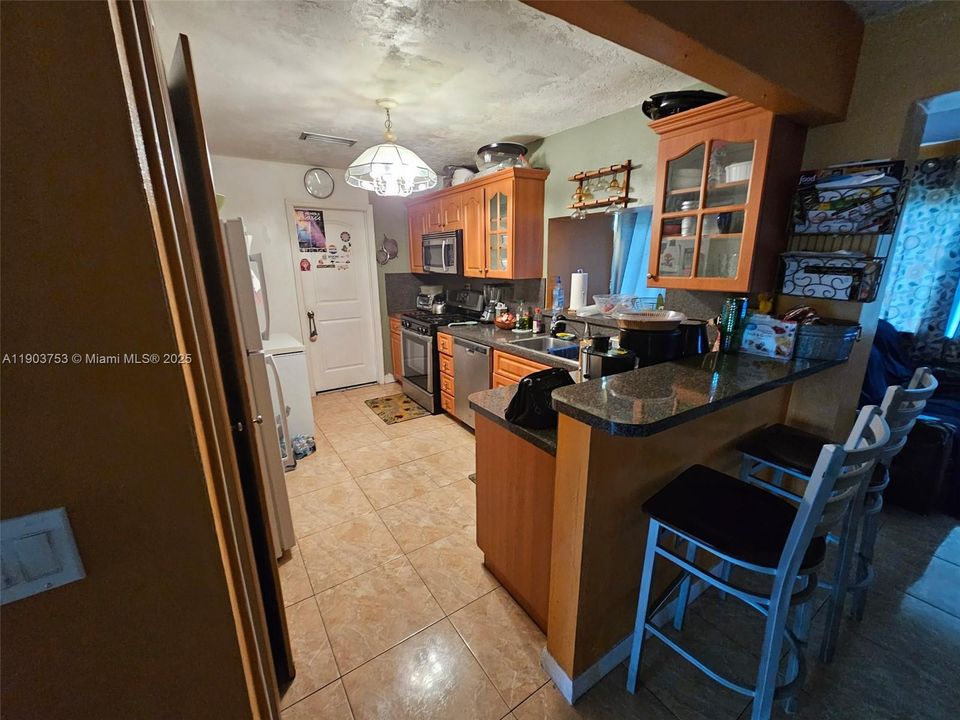 For Sale: $485,000 (3 beds, 2 baths, 1490 Square Feet)