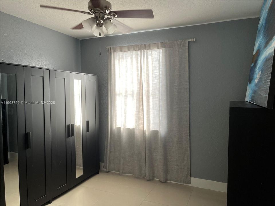 En Venta: $990,000 (5 camas, 4 baños, 3565 Pies cuadrados)