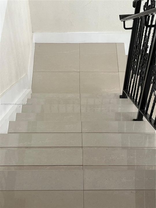 En Venta: $990,000 (5 camas, 4 baños, 3565 Pies cuadrados)