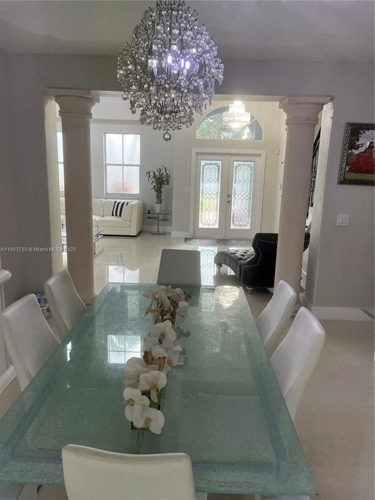 En Venta: $990,000 (5 camas, 4 baños, 3565 Pies cuadrados)