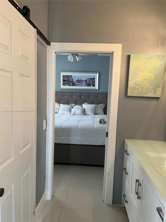 En Venta: $990,000 (5 camas, 4 baños, 3565 Pies cuadrados)