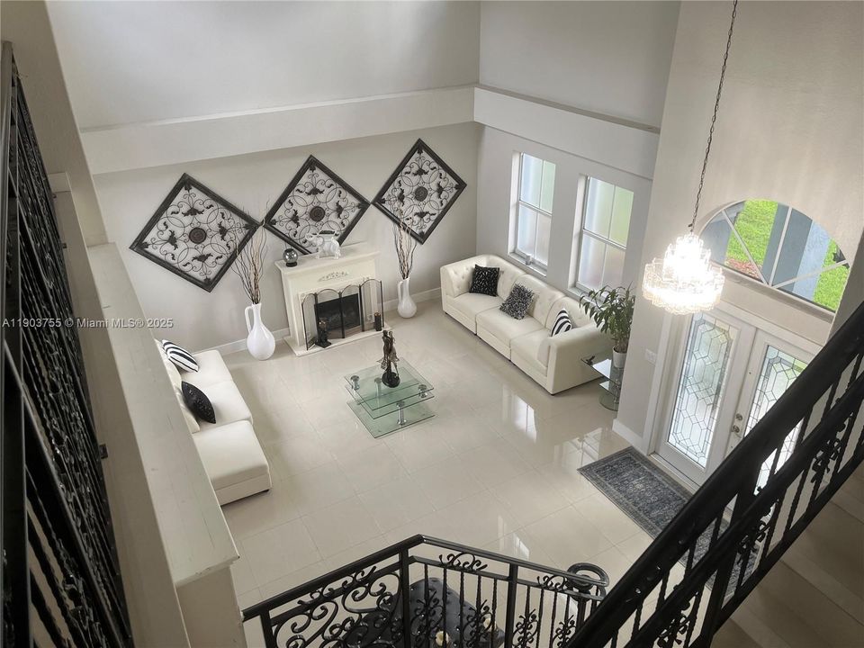 En Venta: $990,000 (5 camas, 4 baños, 3565 Pies cuadrados)