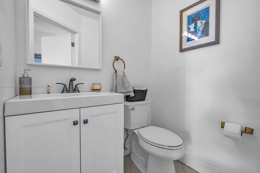 Active With Contract: $3,200 (3 beds, 2 baths, 1380 Square Feet)