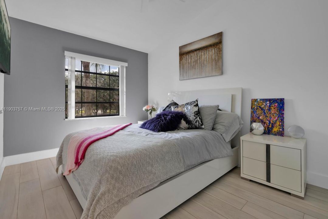 Active With Contract: $3,200 (3 beds, 2 baths, 1380 Square Feet)