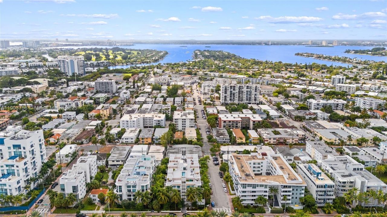 Recently Rented: $4,500 (3 beds, 2 baths, 1305 Square Feet)