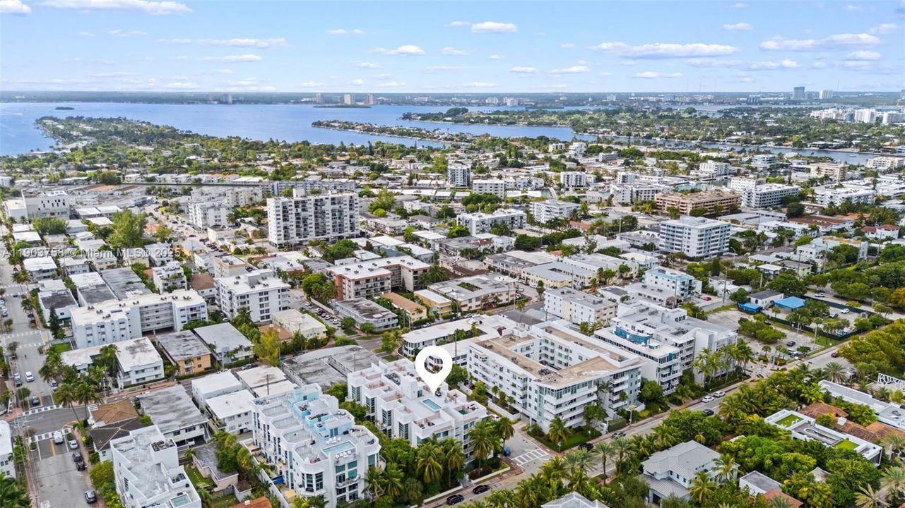 Recently Rented: $4,500 (3 beds, 2 baths, 1305 Square Feet)