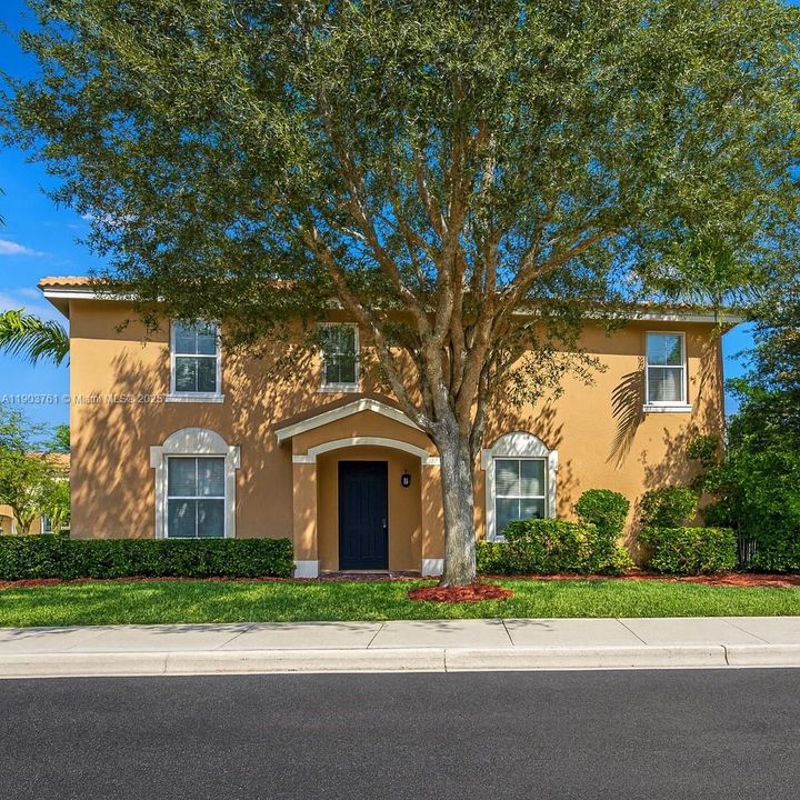 Active With Contract: $2,750 (4 beds, 3 baths, 1965 Square Feet)