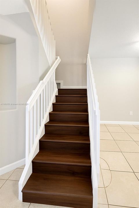 Active With Contract: $2,750 (4 beds, 3 baths, 1965 Square Feet)