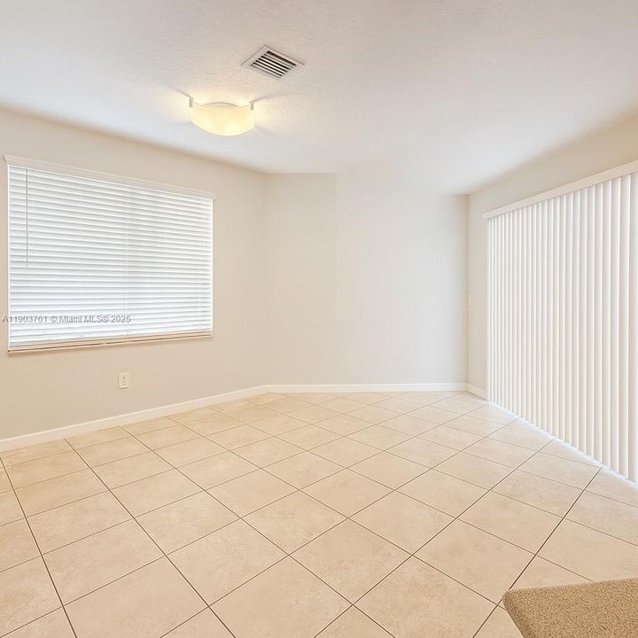 Active With Contract: $2,750 (4 beds, 3 baths, 1965 Square Feet)