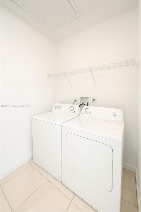 Active With Contract: $2,750 (4 beds, 3 baths, 1965 Square Feet)