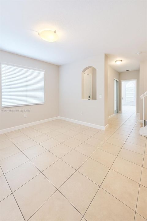 Active With Contract: $2,750 (4 beds, 3 baths, 1965 Square Feet)