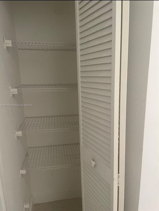 For Sale: $775,000 (3 beds, 2 baths, 1707 Square Feet)