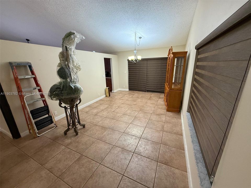 For Sale: $775,000 (3 beds, 2 baths, 1707 Square Feet)