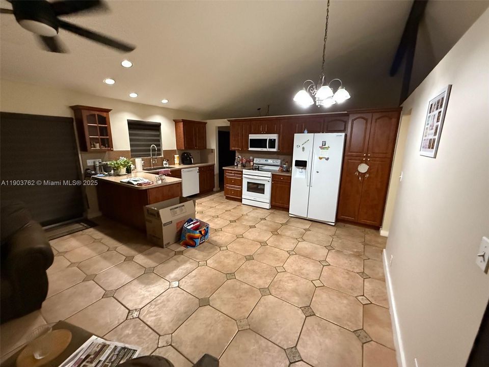 For Sale: $775,000 (3 beds, 2 baths, 1707 Square Feet)