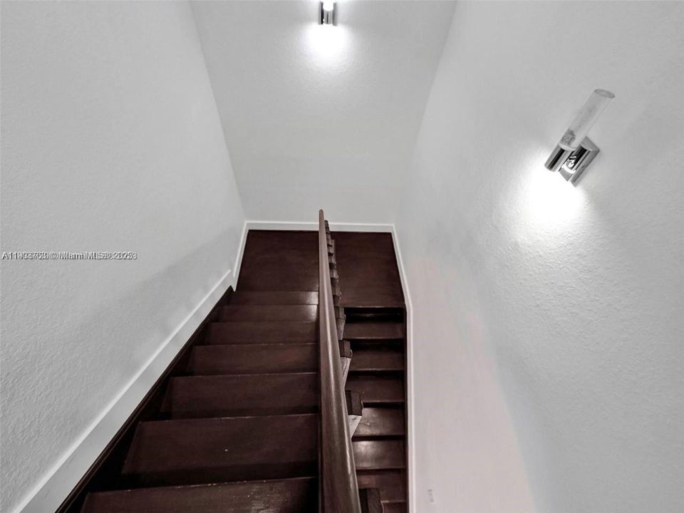 For Rent: $3,500 (3 beds, 3 baths, 1510 Square Feet)