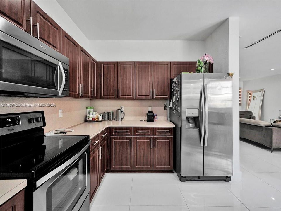 For Rent: $3,500 (3 beds, 3 baths, 1510 Square Feet)