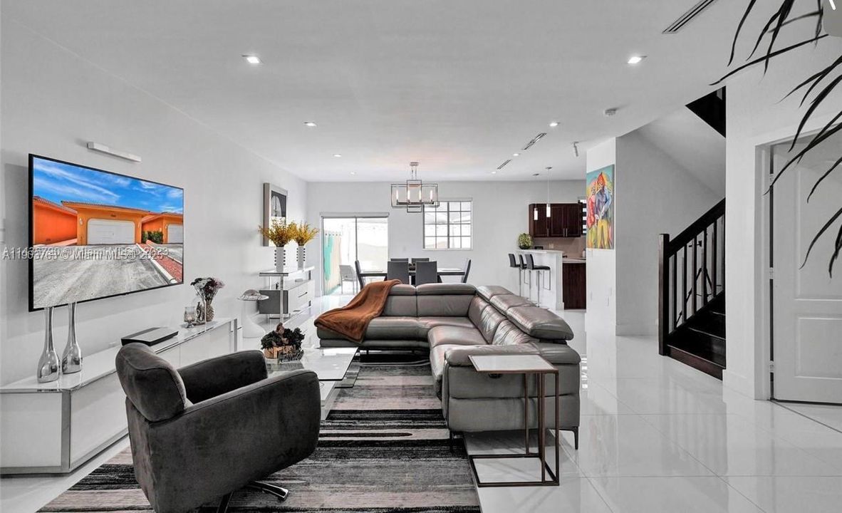 For Rent: $3,500 (3 beds, 3 baths, 1510 Square Feet)