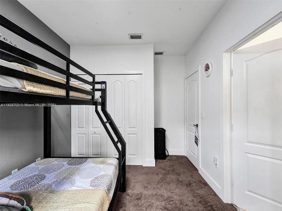 For Rent: $3,500 (3 beds, 3 baths, 1510 Square Feet)