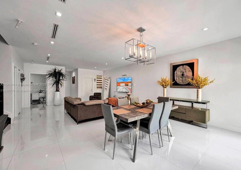 For Rent: $3,500 (3 beds, 3 baths, 1510 Square Feet)