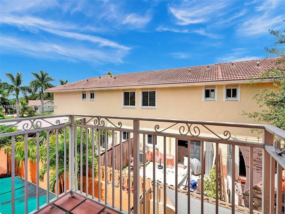 For Rent: $3,500 (3 beds, 3 baths, 1510 Square Feet)