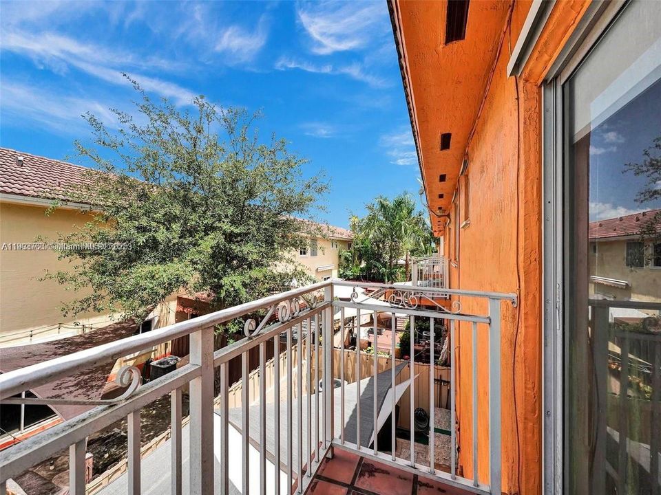 For Rent: $3,500 (3 beds, 3 baths, 1510 Square Feet)