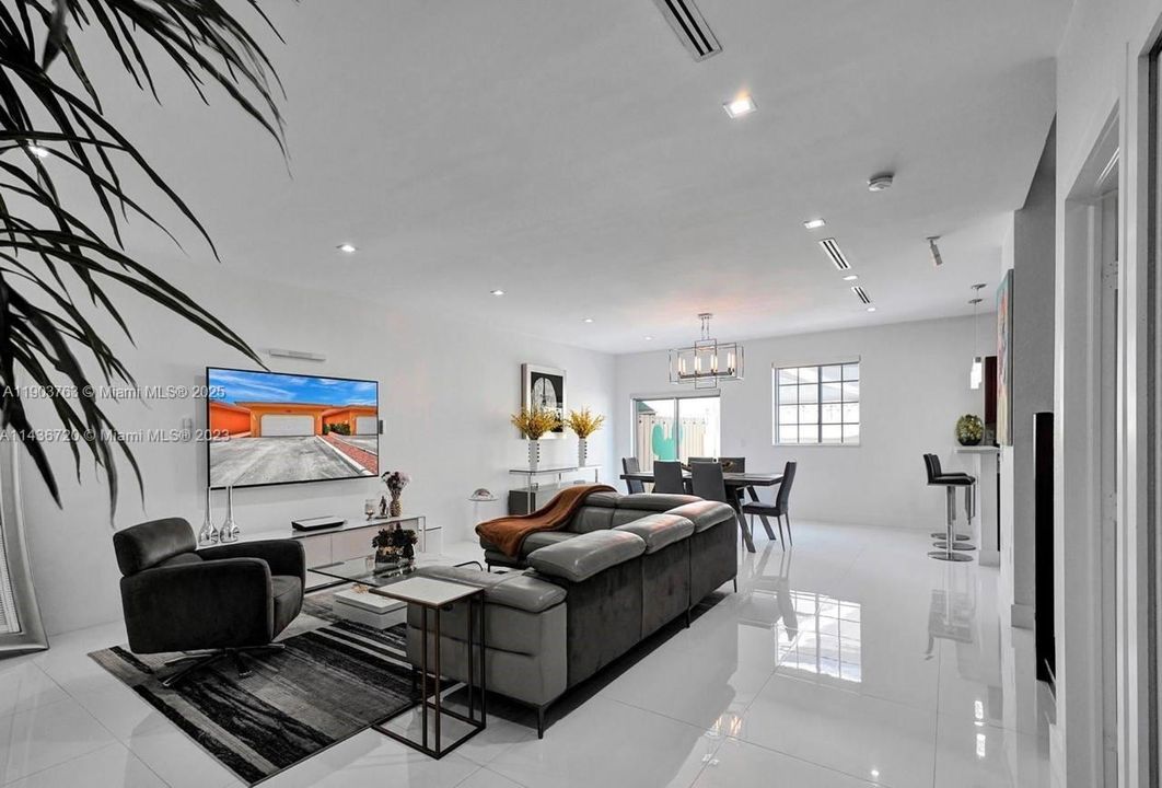 For Rent: $3,500 (3 beds, 3 baths, 1510 Square Feet)