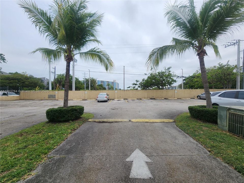 最近租的: $1,950 (2 贝兹, 1 浴室, 800 平方英尺)