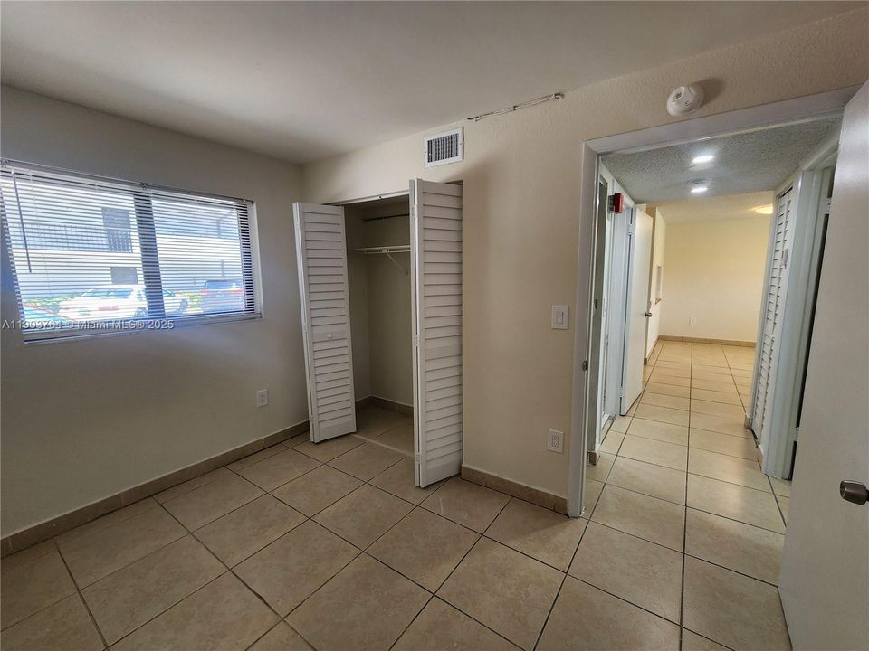 最近租的: $1,950 (2 贝兹, 1 浴室, 800 平方英尺)