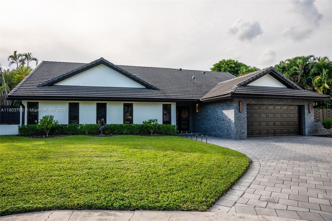 For Sale: $1,550,000 (3 beds, 3 baths, 2466 Square Feet)