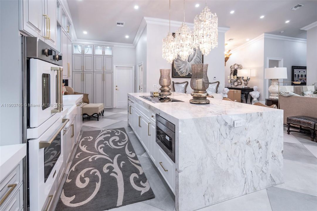 For Sale: $1,550,000 (3 beds, 3 baths, 2466 Square Feet)