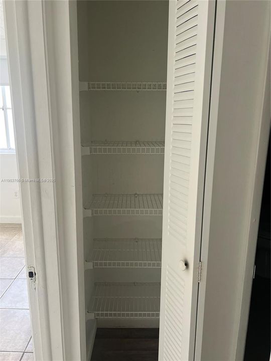 For Rent: $2,100 (2 beds, 2 baths, 1004 Square Feet)