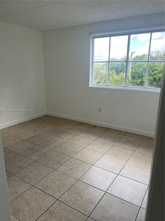 For Rent: $2,100 (2 beds, 2 baths, 1004 Square Feet)