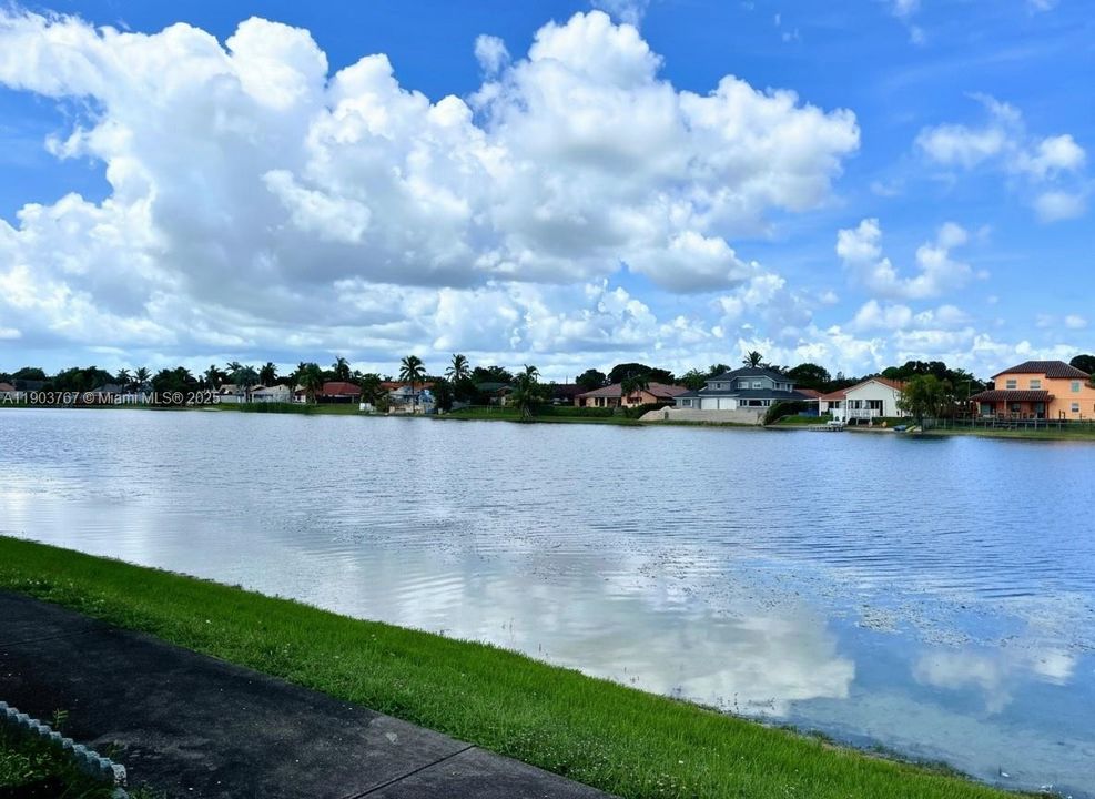 En Venta: $399,000 (3 camas, 2 baños, 1245 Pies cuadrados)