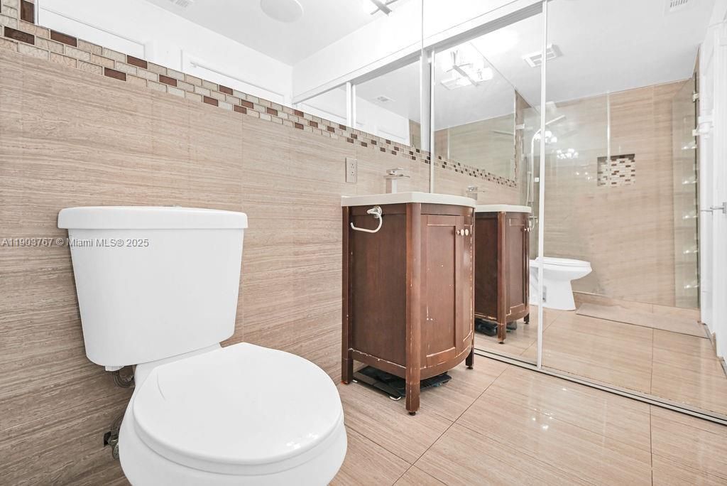 En Venta: $399,000 (3 camas, 2 baños, 1245 Pies cuadrados)