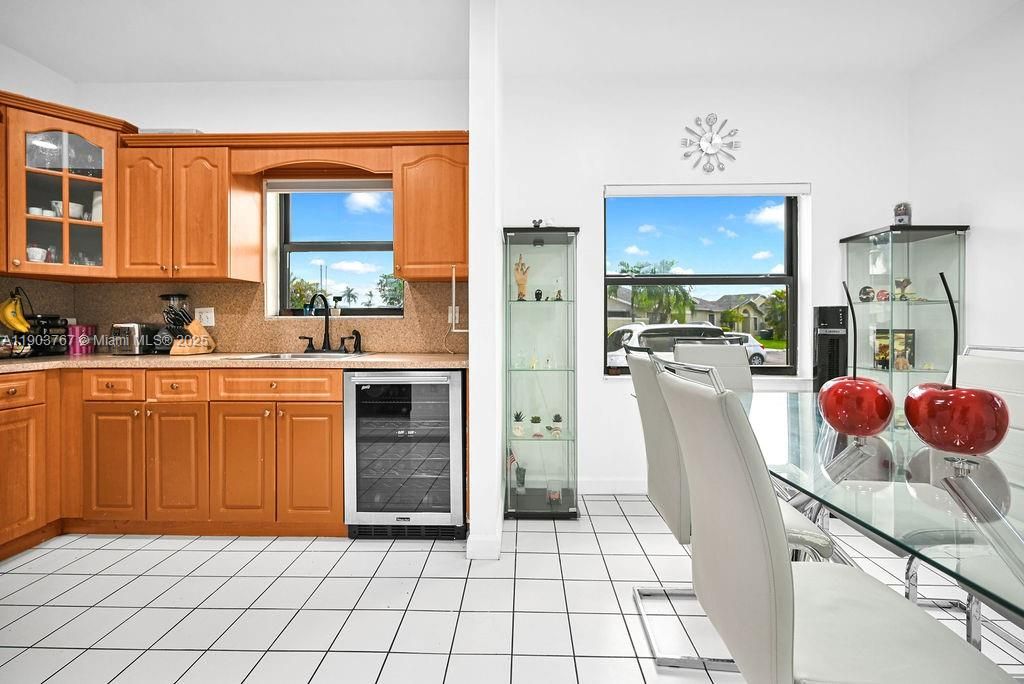 En Venta: $399,000 (3 camas, 2 baños, 1245 Pies cuadrados)