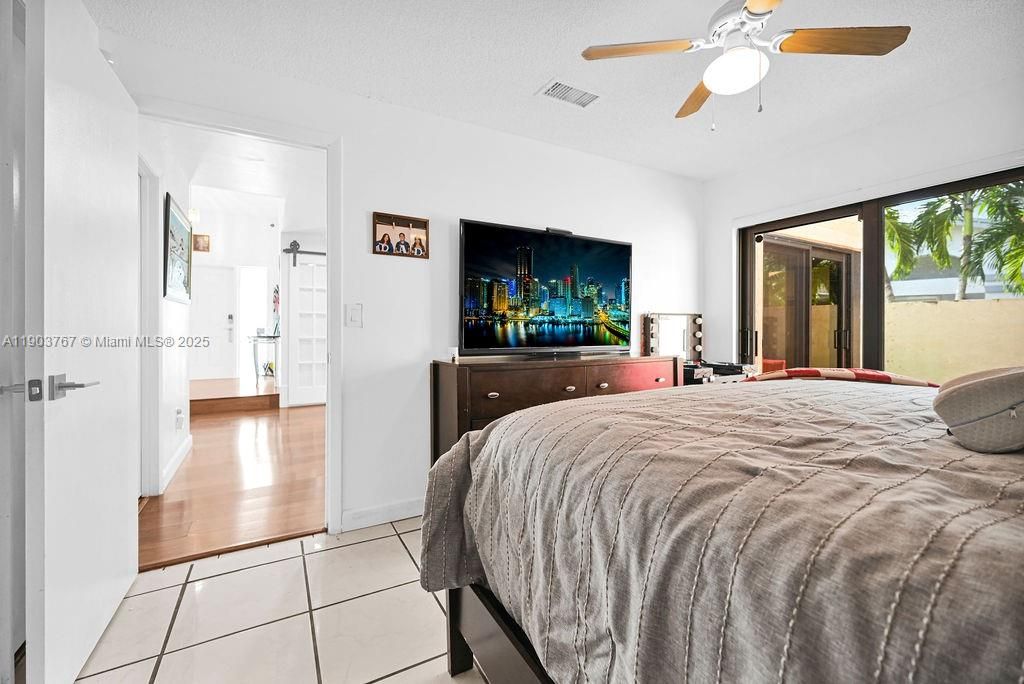 En Venta: $399,000 (3 camas, 2 baños, 1245 Pies cuadrados)